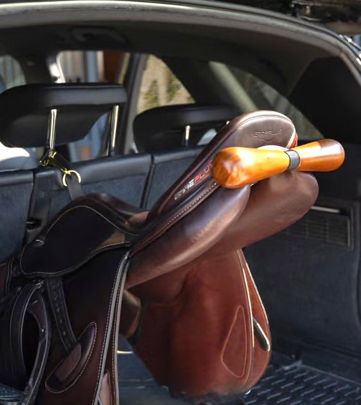 Grooming DeLuxe Saddle T Hanger