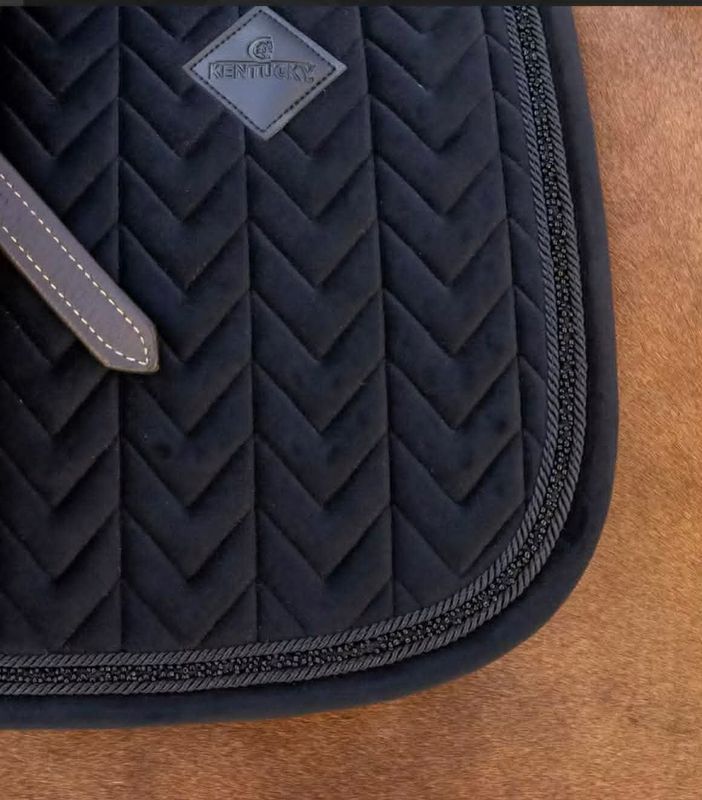 Kentucky Saddle Pad Velvet Mini Pearls