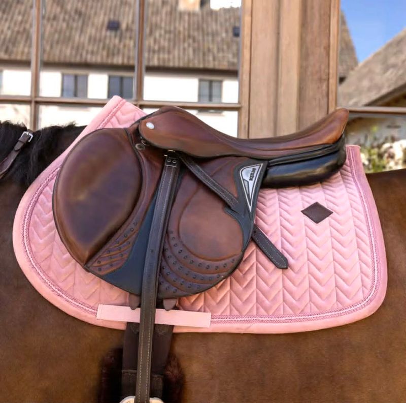 Kentucky Saddle Pad Velvet Mini Pearls